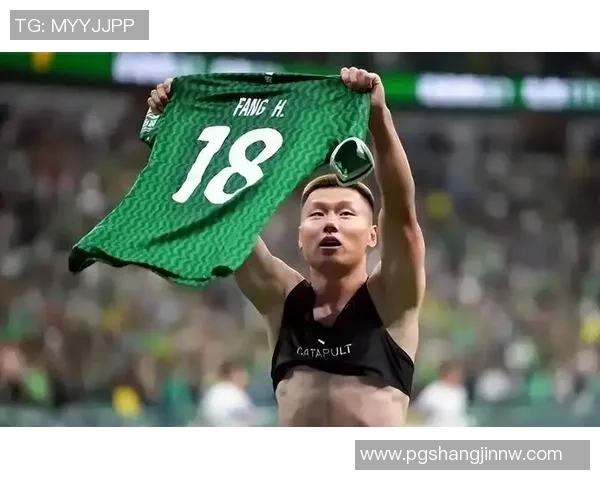 方昊回防积极却意外铲翻队友张源致敬马季奇经典瞬间引发笑声