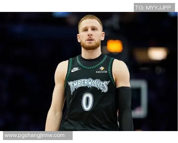 迪文岑佐与里德三分球表现不佳却携手贡献21分展现默契配合